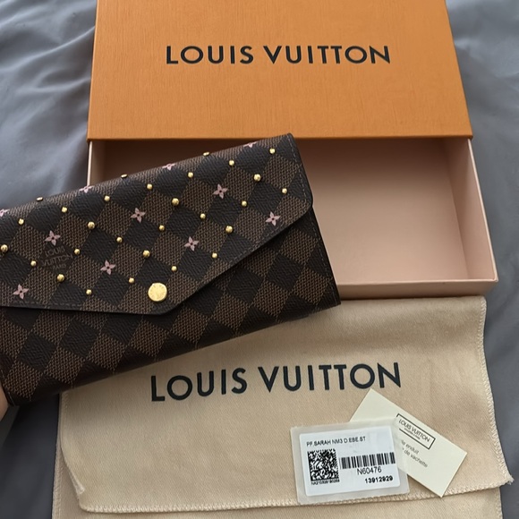 Louis Vuitton Limited Edition Sarah Wallet - Picture 10 of 10